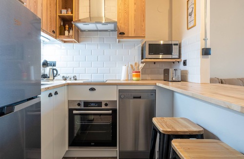 Salou City Centre Apartment | Apartment 'Apartamentos Salou - 112' with Shared Pool, Wi-Fi and Air Conditioning