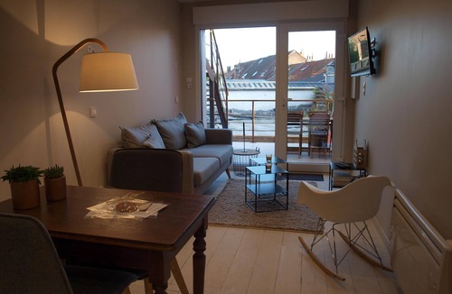 La Madeleine Apartment | Apartment-Apartment-Ensuite with Shower-Terrace-Appartement 933