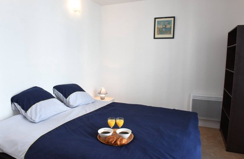 Dieppe Apartment | Apartment-Apartment-Ensuite-No view