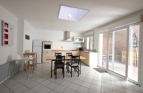 Wazemmes Apartment | Apartment-Apartment-Ensuite with Bath-Courtyard view