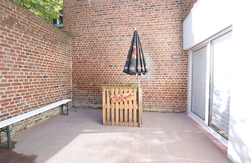 Wazemmes Apartment | Apartment-Apartment-Ensuite with Bath-Courtyard view