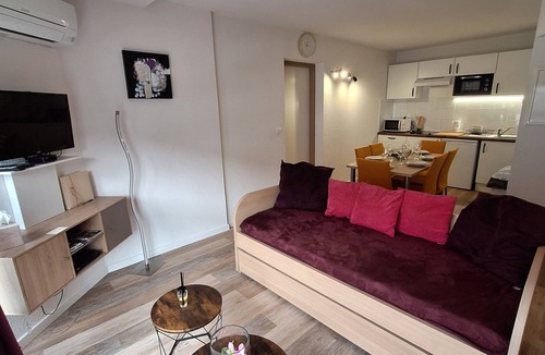 Vernet-les-Bains Apartment | Apartment 'Appartement T3' with Shared Pool and Air Conditioning