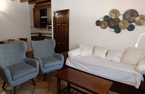Consuegra Apartment | Apartment 'Arriate' with Shared Terrace, Wi-Fi and Air Conditioning
