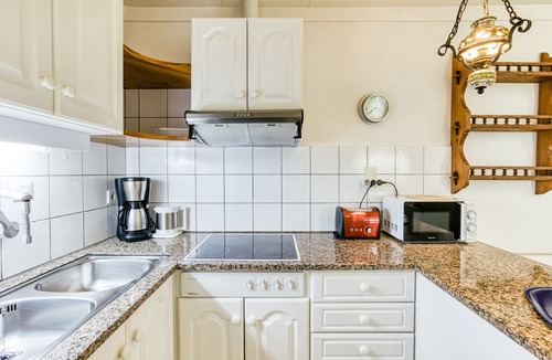 Empuriabrava Apartment | Apartment 'ART-Apartamentos Revilla Tacke G' with Balcony, Shared Pool & Barbecue