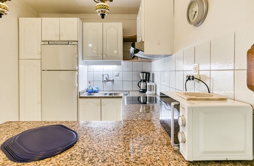 Empuriabrava Apartment | Apartment 'ART-Apartamentos Revilla Tacke G' with Balcony, Shared Pool & Barbecue