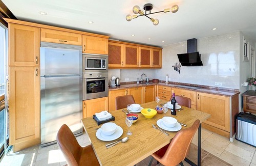 Torrequebrada Apartment | Apartment at 200 meters from the beach! Sea view. And communal pool.