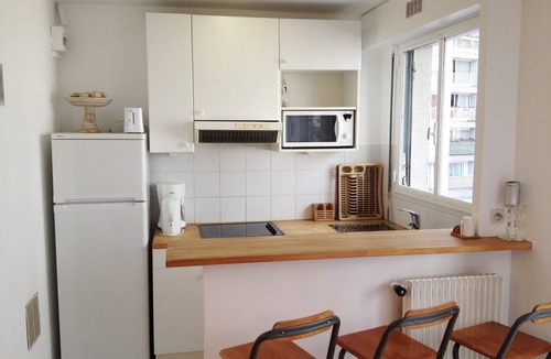 Grenelle Apartment | Apartment At Eiffel Tower, ICONIC LOCATION, District 7, Sleeps 5/6