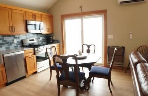 Frankfort Apartment | Apartment at Fieldstone Manor