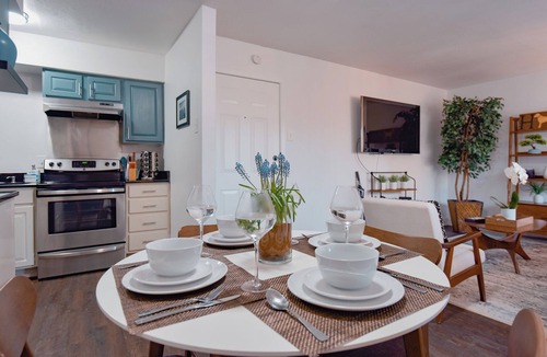 Knox - Henderson Apartment | Apartment at Ventana Canyonnn