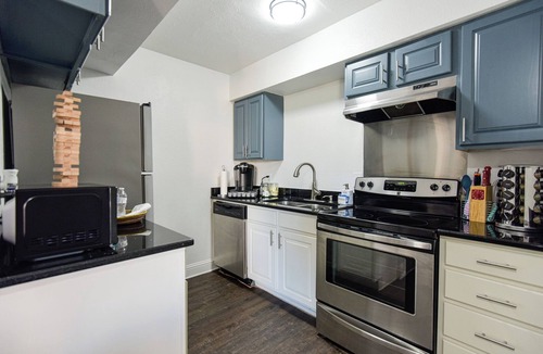 Knox - Henderson Apartment | Apartment at Ventana Canyonnn