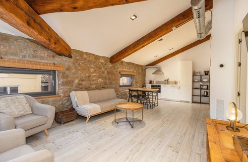 Balaguer Apartment | Apartment 'Àtic 1' with Private Terrace, Wi-Fi and Air Conditioning