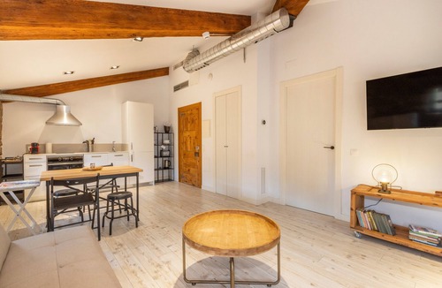 Balaguer Apartment | Apartment 'Àtic 1' with Private Terrace, Wi-Fi and Air Conditioning