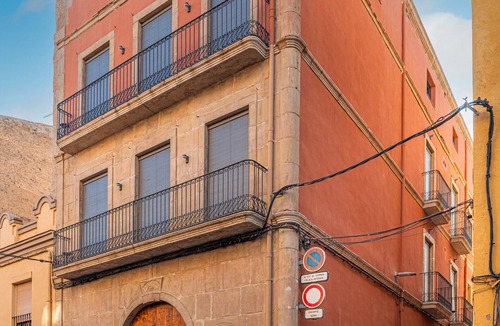 Balaguer Apartment | Apartment 'Àtic 1' with Private Terrace, Wi-Fi and Air Conditioning