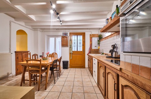 Moirans Apartment | Apartment 'Au 81 - Maison De Ville À Louer' with Wi-Fi