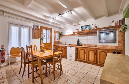 Moirans Apartment | Apartment 'Au 81 - Maison De Ville À Louer' with Wi-Fi