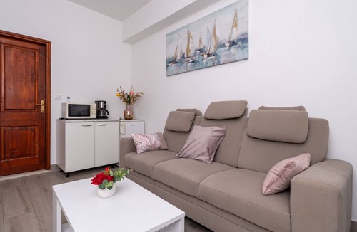 Komolac Apartment | Apartment Azzurro 1 by Villas Guide