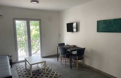 Poussan Apartment | Apartment 'B' with Private Terrace and Shared Garden