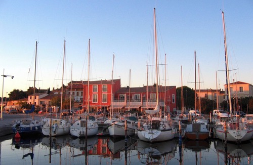 Poussan Apartment | Apartment 'B' with Private Terrace and Shared Garden