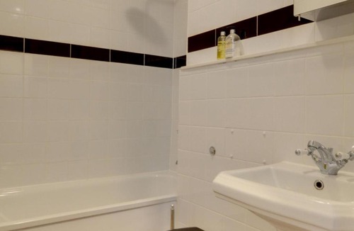 Royal Tunbridge Wells Apartment | Apartment Bambi by Interhome