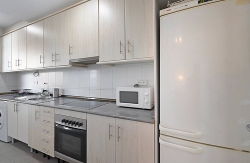 Esplugues de Llobregat Apartment | Apartment 'Balcón De Barcelona' with Mountain View, Private Terrace and Wi-Fi