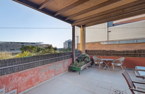 Esplugues de Llobregat Apartment | Apartment 'Balcón De Barcelona' with Mountain View, Private Terrace and Wi-Fi