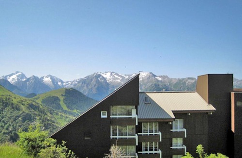 Eclose-Ouest Apartment | Apartment Balcon d'Huez by Interhome