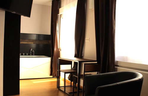 Lens Apartment | Apartment Bath Spa/town center