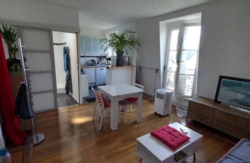 Batignolles Apartment | Apartment 'Batignolles For 2 People' with Wi-Fi and Air Conditioning