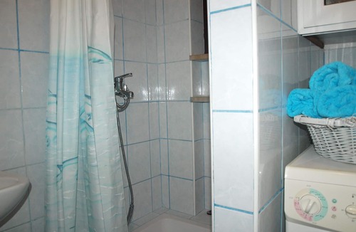 Popovici Apartment | APARTMENT BAULE WITH POOL