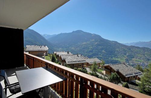 Veysonnaz Apartment | Apartment Beausoleil H by Interhome