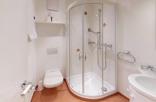 Zuoz Apartment | Apartment Belvair 36 - Well-maintained 3.5-Room Apartment with South Balcony