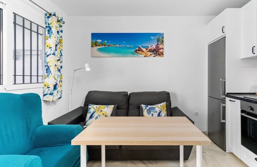 Torrequebrada Apartment | Apartment 'Benalmadena 2' with Sea View, Wi-Fi and Air Conditioning