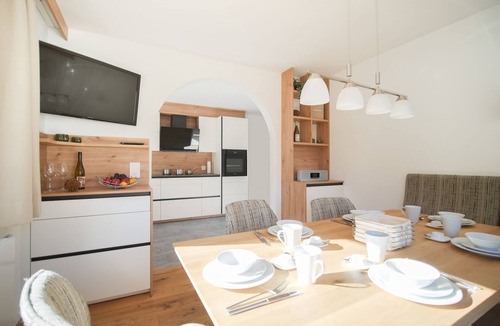 Ravaisch Apartment | APARTMENT BERGWALDZAUBER – Haus zur Post, (Samnaun-Compatsch). by Interhome