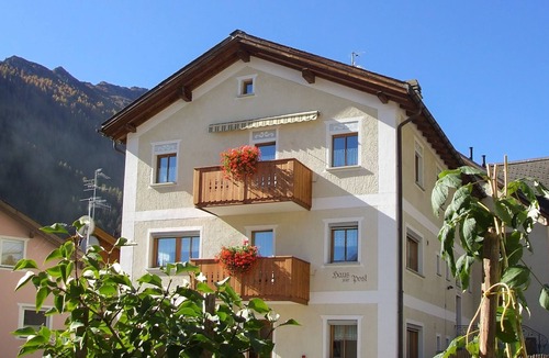 Ravaisch Apartment | APARTMENT BERGWALDZAUBER – Haus zur Post, (Samnaun-Compatsch). by Interhome