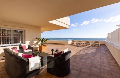 Buenas Noches Apartment | Apartment 'Bermuda Beach 7' Close to the Beach with Pool, Garden & Wi-Fi
