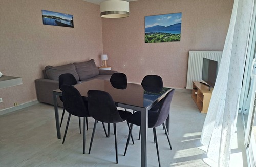 Aix-les-Bains Apartment | Apartment between city and lake, near shops