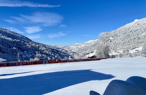 Klosters Platz Apartment | Apartment 'Bild' with Private Terrace and Wi-Fi