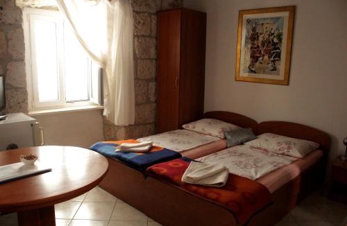 Cove Tri Zala (Zrnovo) Apartment | Apartment Biline Center