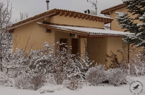 Vega del Codorno Hotel | Apartment Biosostenible Raven River Garden adapted