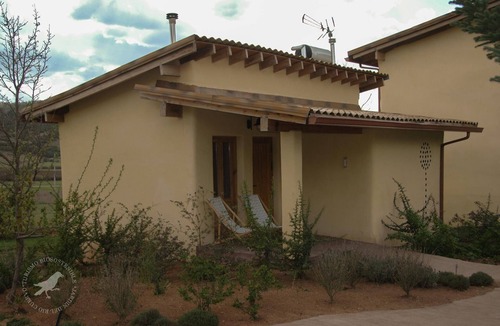 Vega del Codorno Hotel | Apartment Biosostenible Raven River Garden adapted