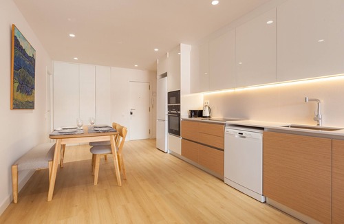 Canet de Mar Apartment | Apartment 'Blue Coast' with Sea View, Wi-Fi and Air Conditioning