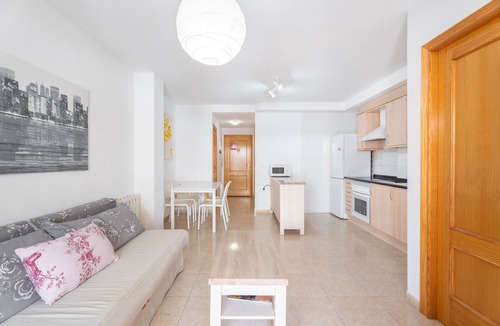 El Grau de Moncofa Apartment | Apartment 'Bonito Segunda Linea' with Sea View, Shared Pool and Air Conditioning