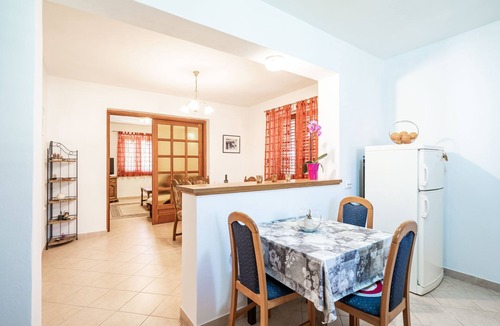 Slano Apartment | Apartment Bobić- Three Bedroom Apartment with Balcony and Sea View