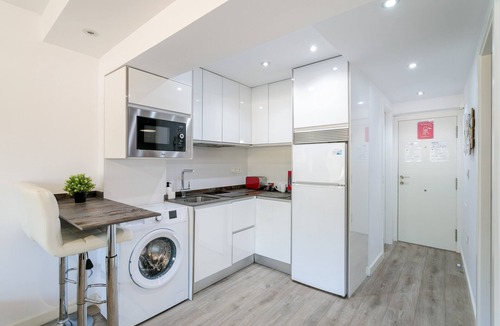 Playa de San Juan Apartment | Apartment 'Boliche' with Shared Pool, Wi-Fi and Air Conditioning