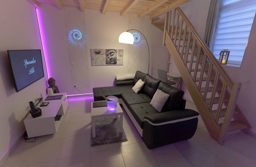 Historic Center Apartment | Apartment "Bonheur Bouddha" arrival between 4pm and 9pm, departure at 11am