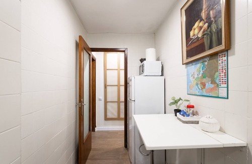 El Coll Apartment | Apartment "Bonito Piso Cerca de Park Guell" with Wi-Fi & A/C
