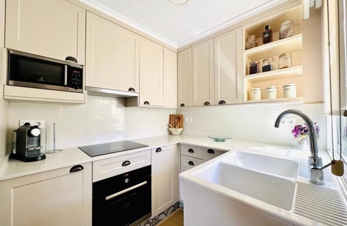 Reus Apartment | Apartment 'Book Duplex Reus' with Private Terrace, Wi-Fi and Air Conditioning