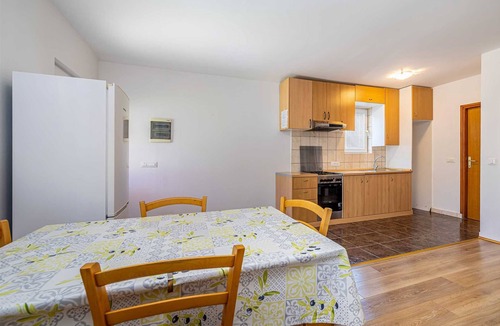Linardici House | Apartment BORO with pool
