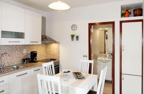 Prigradica Apartment | Apartment Borovina-2 by Interhome