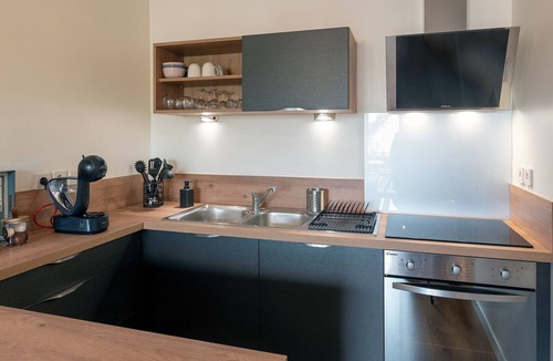 Brive-la-Gaillarde Apartment | Apartment Bright Garage Terrace